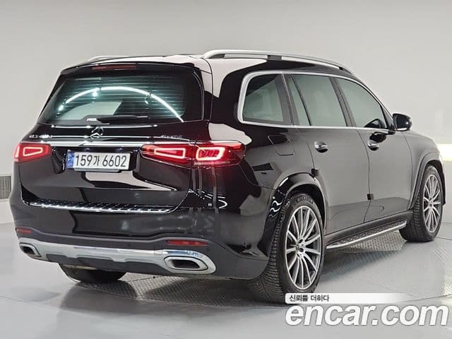 Mercedes-Benz GLS-Class 2023 — Photo 1/20