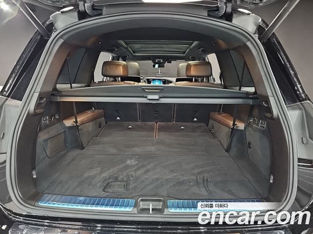 Mercedes-Benz GLS-Class 2023 — Photo 16/20