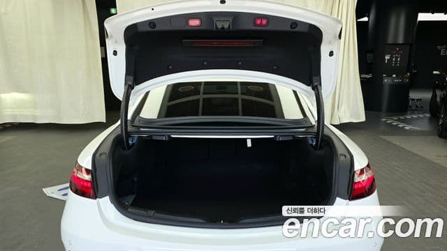 Mercedes-Benz E-Class 2022 — Фото 20/20