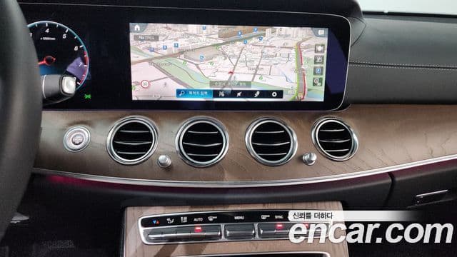 Mercedes-Benz E-Class 2023 — ფოტო 12/20