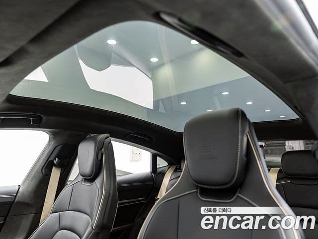 Porsche Taycan 2025 — ფოტო 20/20