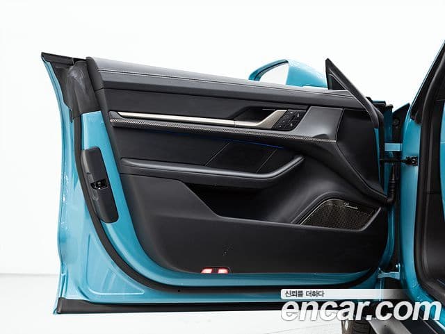 Porsche Taycan 2025 — ფოტო 16/20