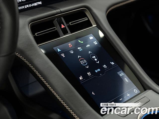Porsche Taycan 2025 — ფოტო 17/20