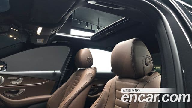 Mercedes-Benz E-Class 2021 — Şəkil 16/20