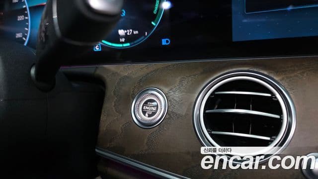 Mercedes-Benz E-Class 2021 — Şəkil 18/20