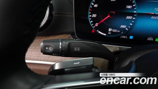 Mercedes-Benz E-Class 2021 — Photo 19/31