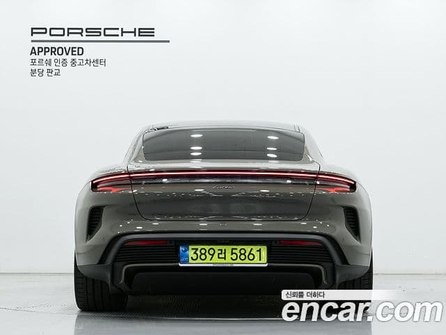 Porsche Taycan 2025 — ფოტო 13/20