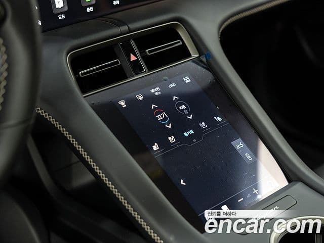 Porsche Taycan 2025 — ფოტო 3/20