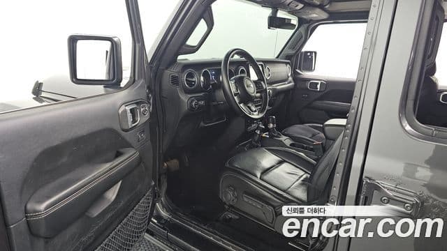Jeep Wrangler 2018 — Şəkil 10/20