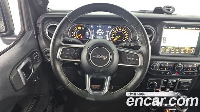 Jeep Wrangler 2018 — Şəkil 13/20