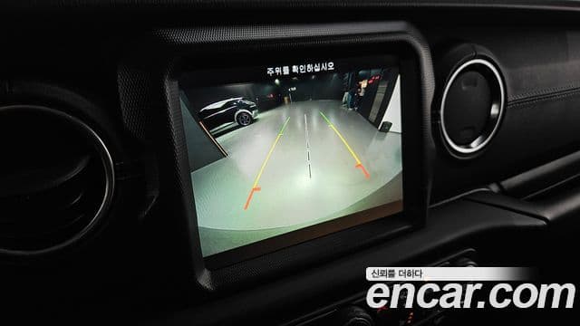 Jeep Wrangler 2018 — Şəkil 15/20