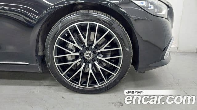 Mercedes-Benz S-Class 2025 — Фото 4/17