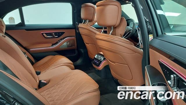 Mercedes-Benz S-Class 2025 — Фото 9/17