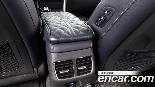 Hyundai Sonata Hybrid 2022 — Photo 17/33