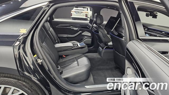 Audi A8 2021 — ფოტო 12/20