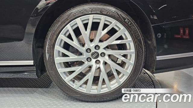 Audi A8 2021 — Şəkil 8/31