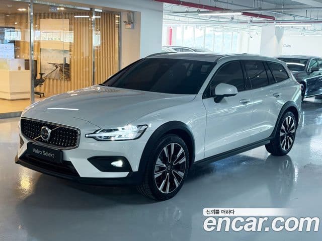 Volvo V60 Cross Country 2025 — Şəkil 9/20