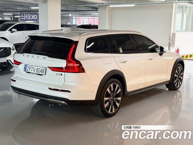 Volvo V60 Cross Country 2025 — Şəkil 1/20