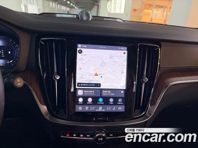 Volvo V60 Cross Country 2025 — Şəkil 13/20