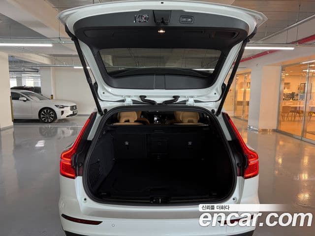 Volvo V60 Cross Country 2025 — Şəkil 19/20