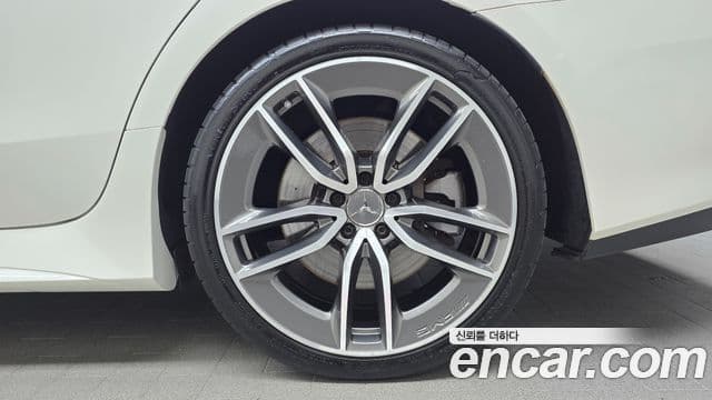 Mercedes-Benz CLS-Class 2021 — Photo 9/34