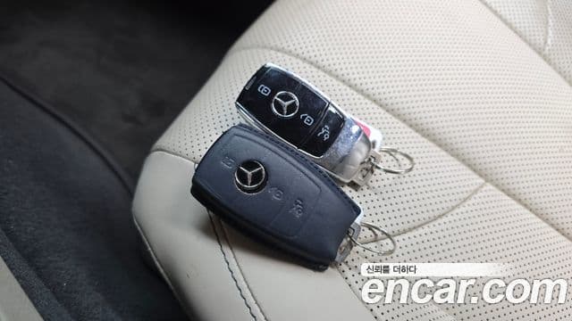 Mercedes-Benz CLS-Class 2021 — Photo 23/34