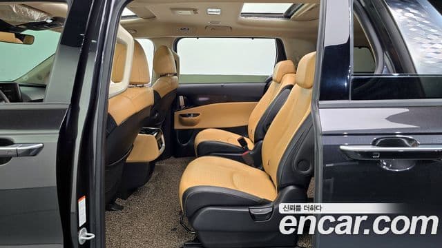Kia Carnival 2021 — Фото 12/20