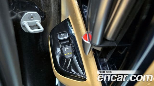 Kia Carnival 2021 — Фото 19/20