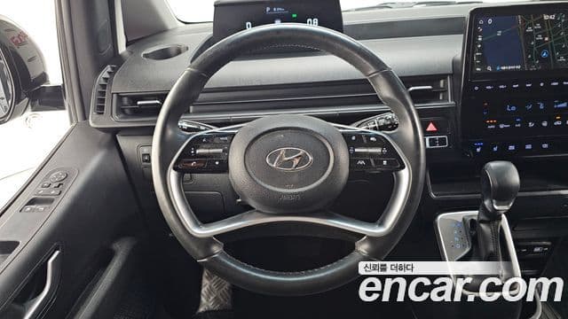 Hyundai Staria 2023 — Şəkil 13/20