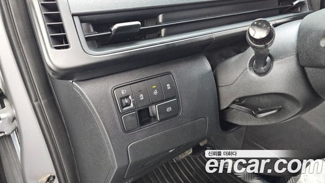 Hyundai Staria 2023 — Şəkil 18/20