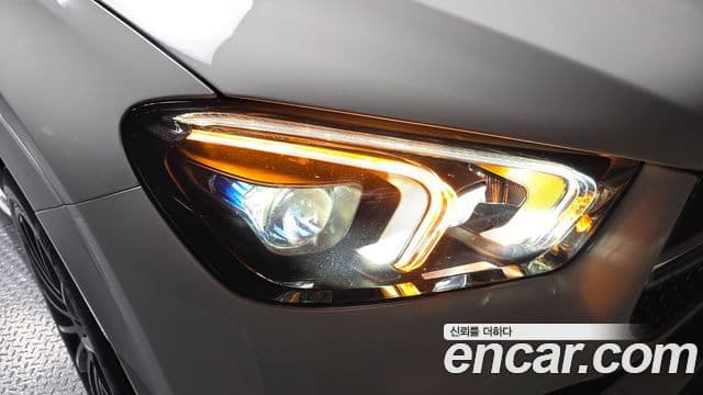 Mercedes-Benz GLE-Class 2022 — Photo 25/36