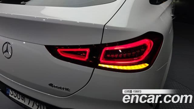 Mercedes-Benz GLE-Class 2022 — Photo 24/36