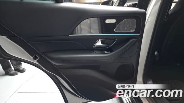Mercedes-Benz GLE-Class 2022 — Photo 36/36