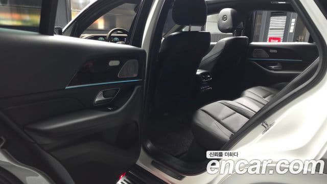 Mercedes-Benz GLE-Class 2022 — Photo 30/36