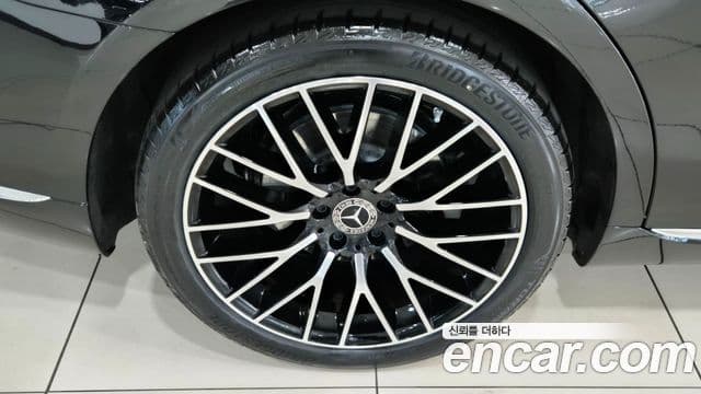 Mercedes-Benz S-Class 2025 — Фото 4/20