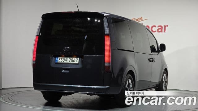 Hyundai Staria 2022 — Фото 2/20