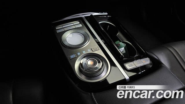 Genesis Electrified G80 2020 — Şəkil 9/20