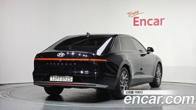 Hyundai Grandeur 2023 — ფოტო 2/20