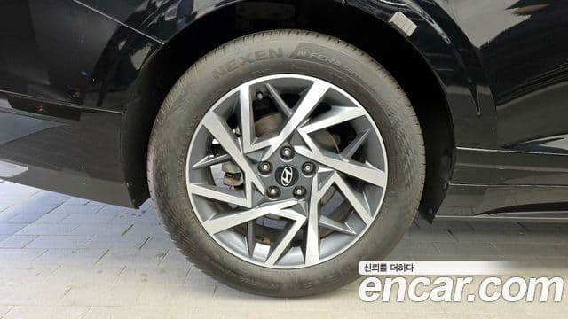 Hyundai Grandeur 2023 — ფოტო 5/20