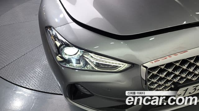 Genesis G70 2019 — Photo 20/34