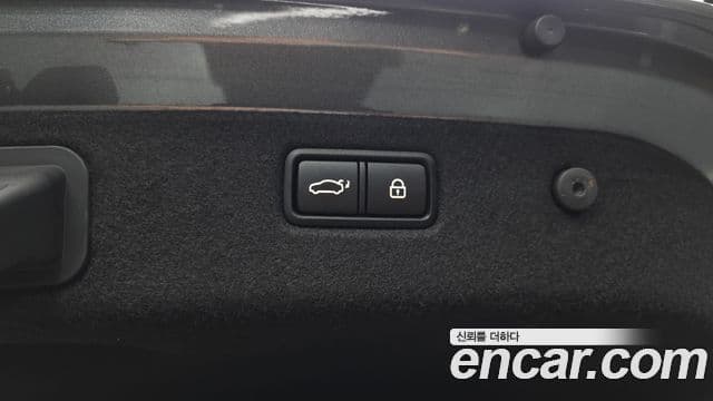Genesis G70 2019 — Photo 11/34