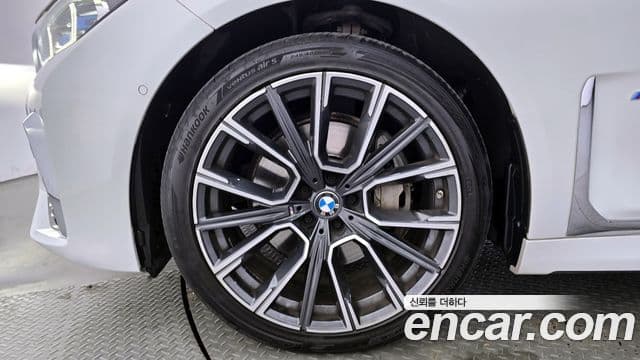 BMW 7 Series 2021 — ფოტო 5/20