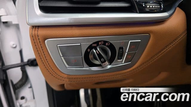 BMW 7 Series 2021 — ფოტო 13/20
