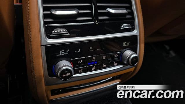BMW 7 Series 2021 — ფოტო 17/20