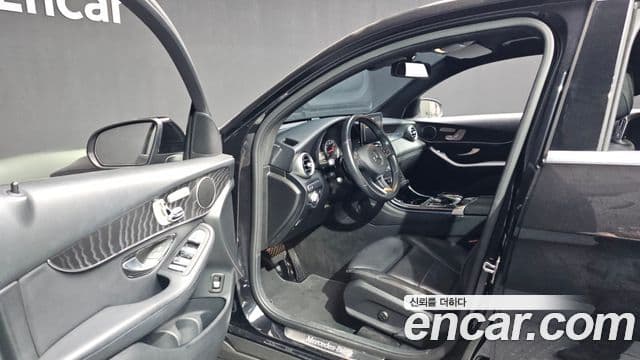 Mercedes-Benz GLC-Class 2019 — Şəkil 10/20