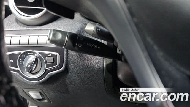 Mercedes-Benz GLC-Class 2019 — Şəkil 19/20