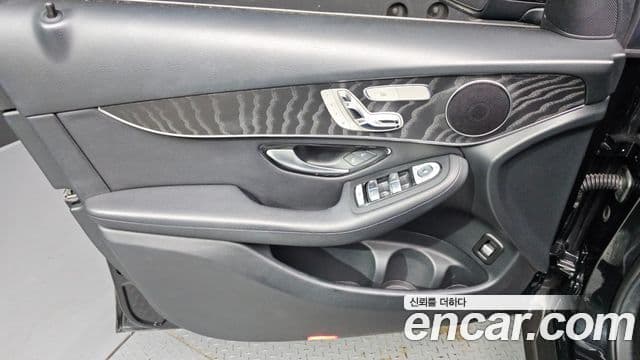 Mercedes-Benz GLC-Class 2019 — ფოტო 1/33