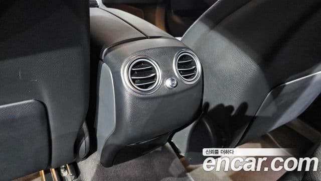 Mercedes-Benz GLC-Class 2019 — ფოტო 18/33