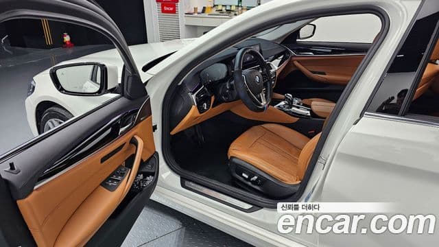 BMW 5 Series 2020 — Şəkil 10/20