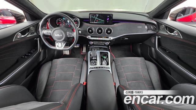 Kia Stinger 2023 — ფოტო 7/20